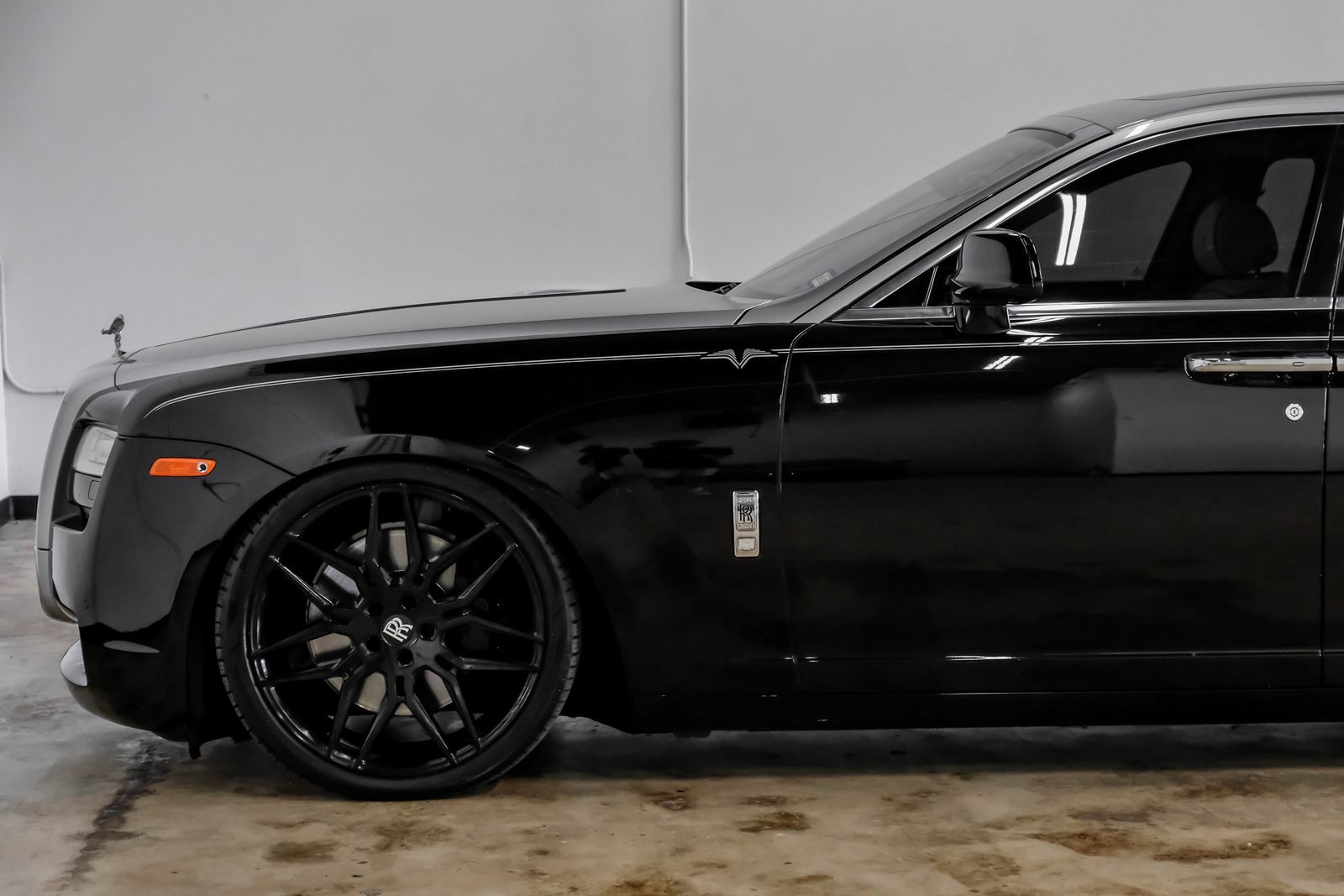 Used 2014 Rolls-Royce Ghost image 19