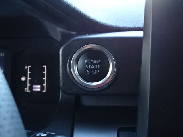 Certified 2025 Toyota 4Runner SR5 RWD image 31