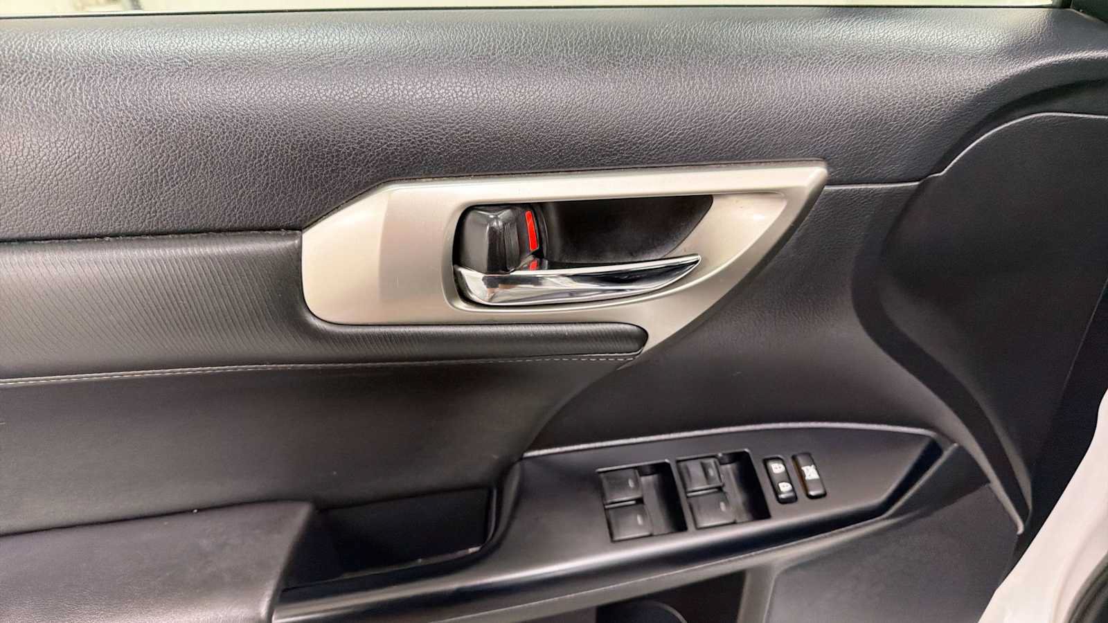 Used 2015 Lexus CT 200h FWD image 15