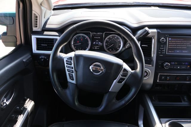Used 2016 Nissan Titan SL image 11