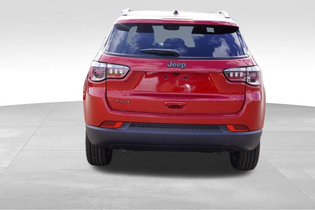 New 2025 Jeep Compass Latitude w/ Sun & Sound Group image 4