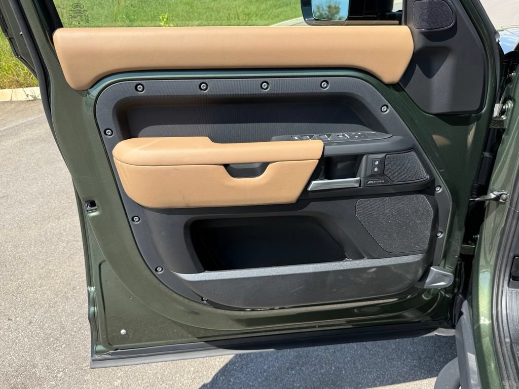New 2026 Land Rover Defender 110 S AWD/4WD image 13