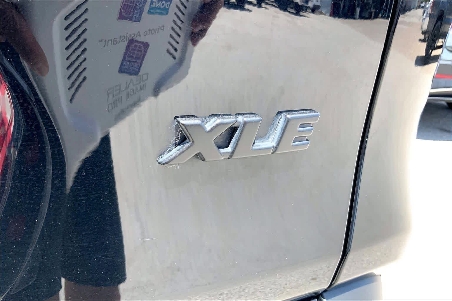 Used 2024 Toyota RAV4 XLE w/ Convenience Package FWD image 10