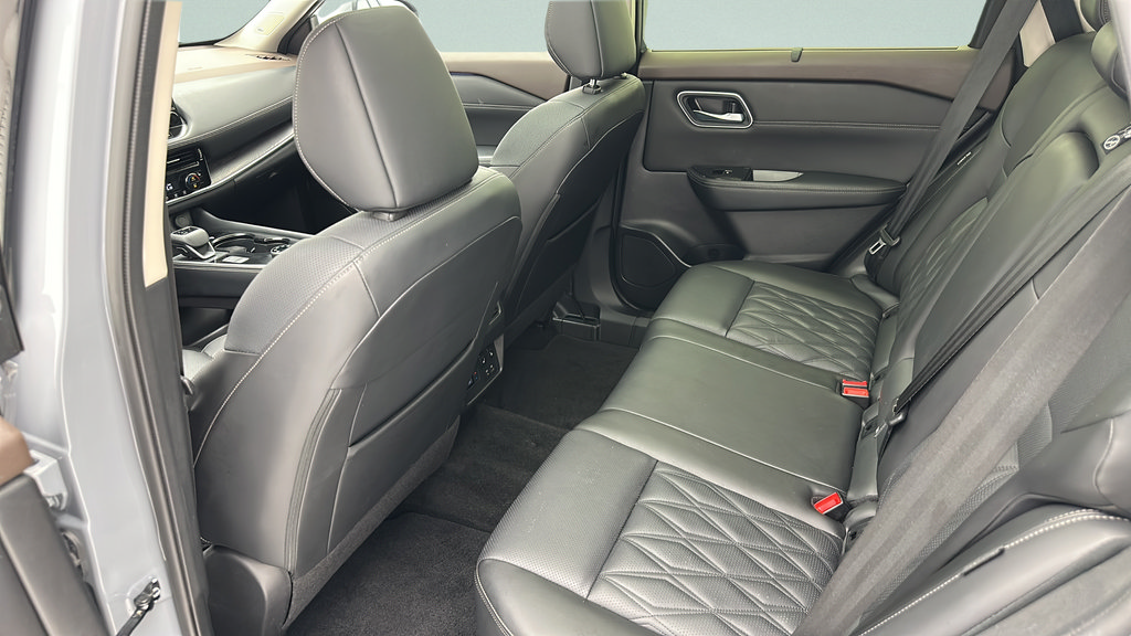 Used 2023 Nissan Rogue Platinum w/ Platinum Premium Package AWD/4WD image 9