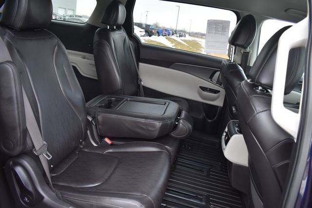 Certified 2024 Kia Carnival LX image 14