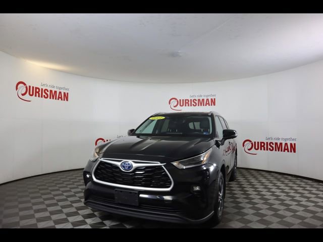 Used 2021 Toyota Highlander XLE image 2