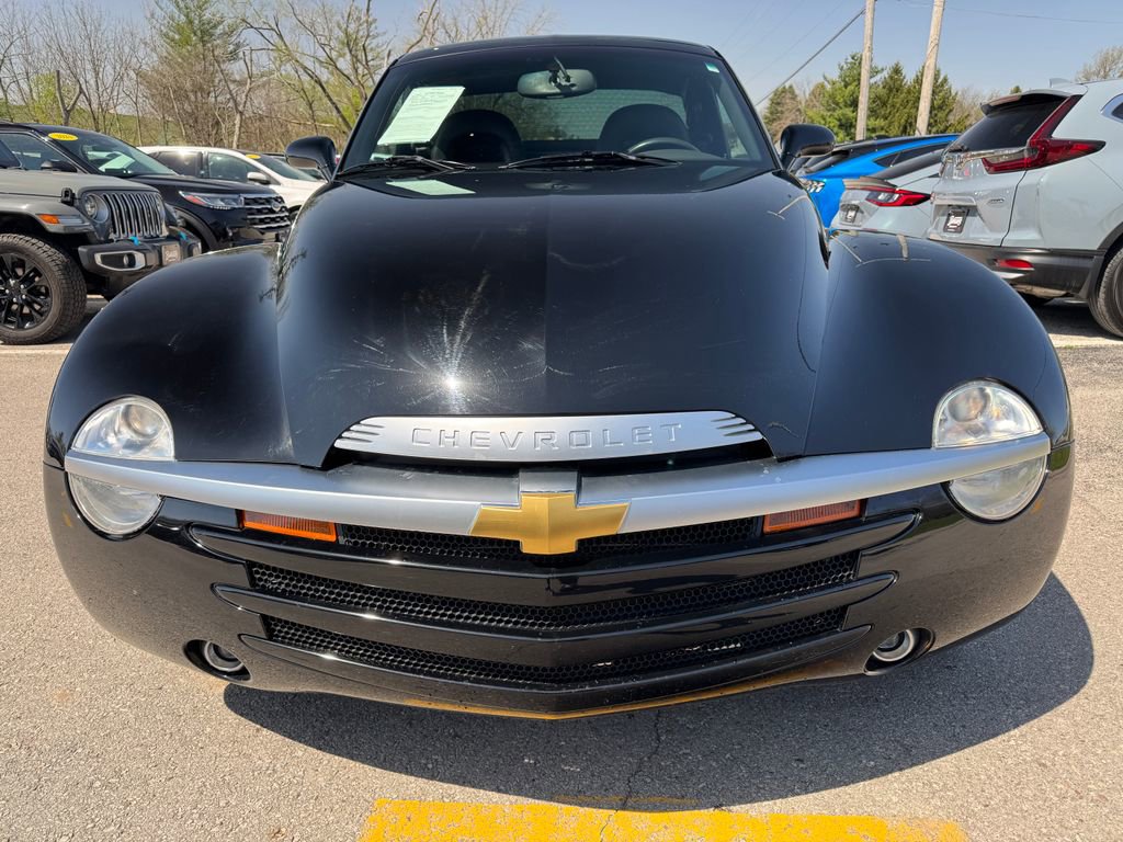 Used 2003 Chevrolet SSR w/ Preferred Equipment Group RWD image 2