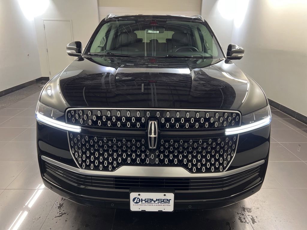 New 2026 Lincoln Navigator Premiere AWD/4WD image 2