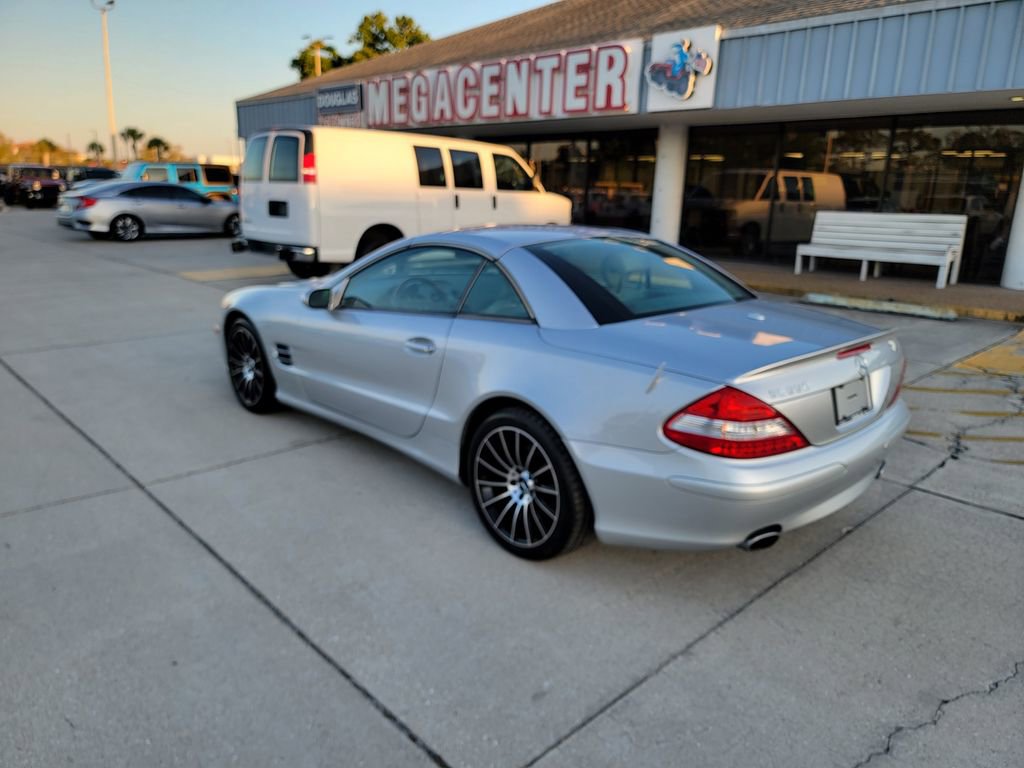 Used 2007 Mercedes-Benz SL 550 image 3