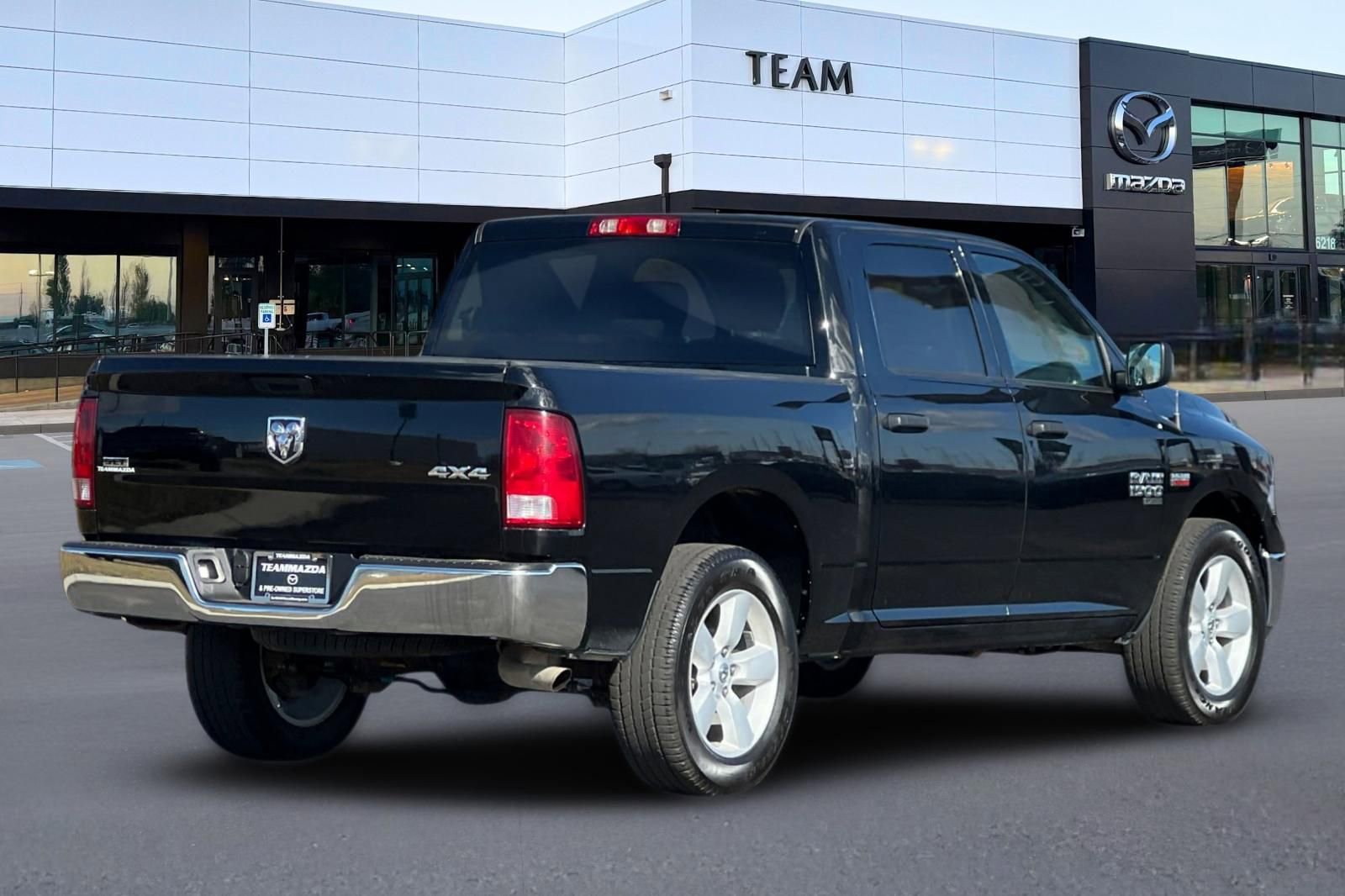 Used 2022 RAM 1500 Classic SLT image 4