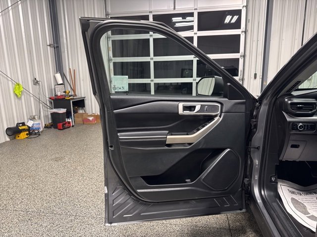 Used 2023 Ford Explorer XLT w/ Equipment Group 202A image 10