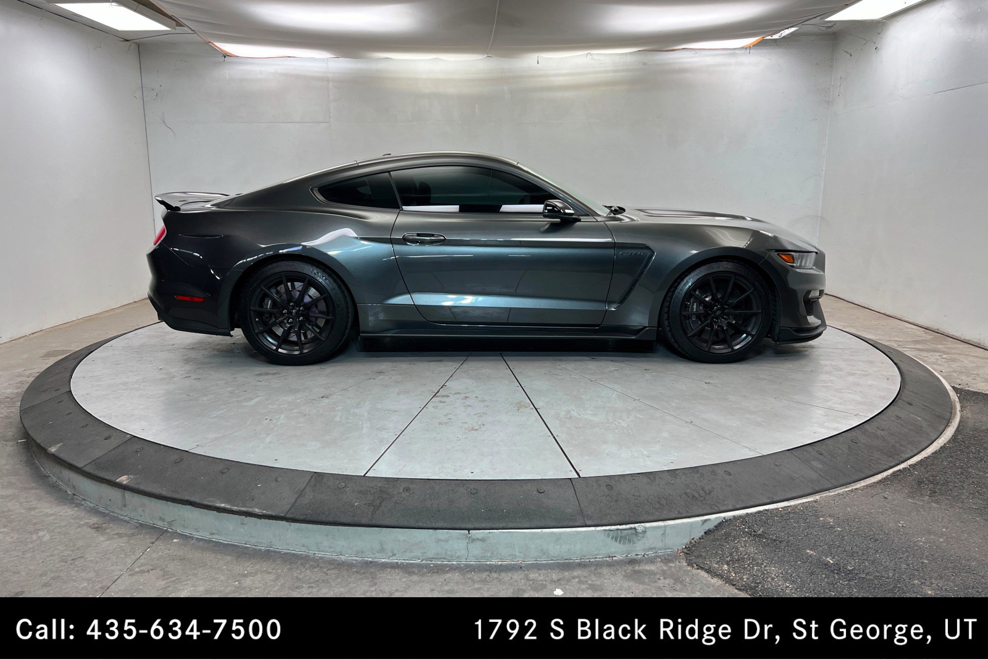 Used 2017 Ford Mustang Shelby GT350 image 6