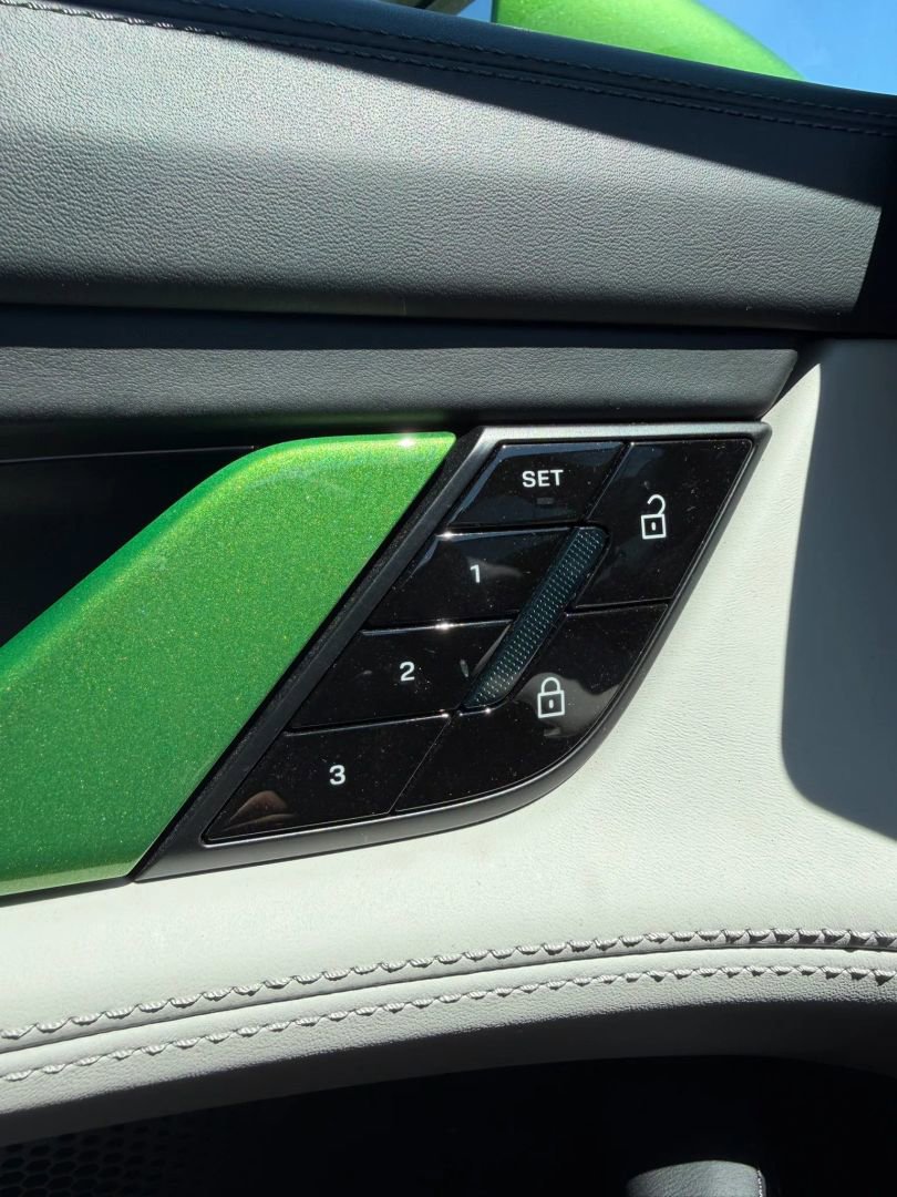 Used 2020 Porsche Taycan 4S image 31