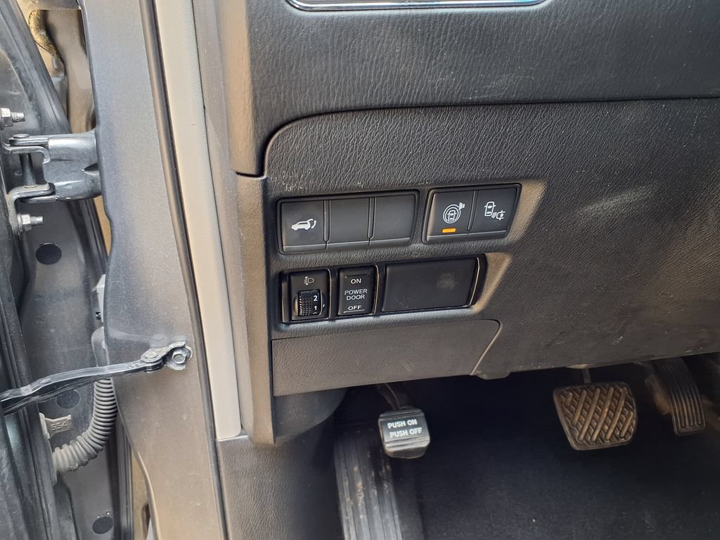 Used 2017 Nissan Armada Platinum RWD image 24