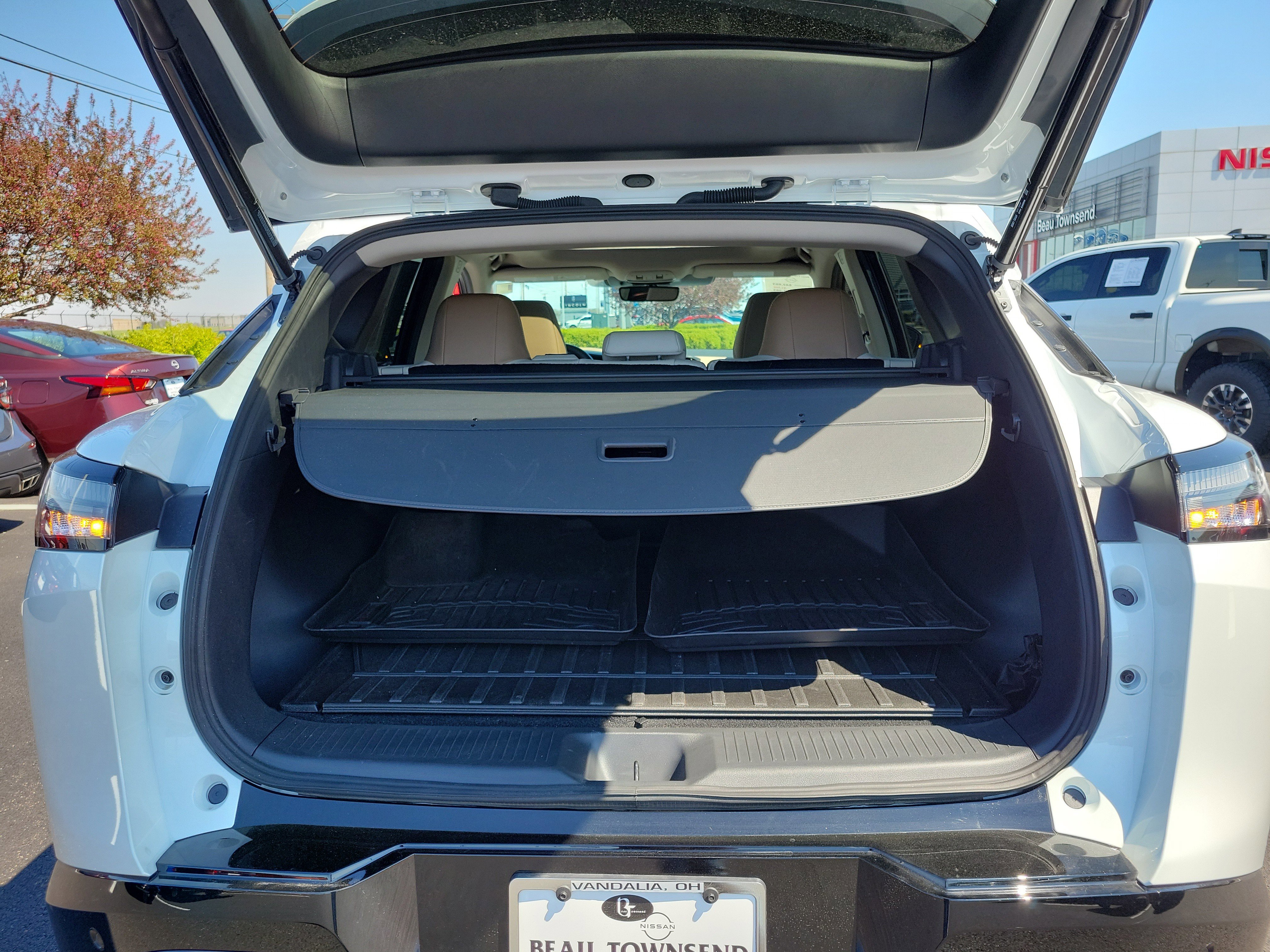 Certified 2025 Nissan Murano Platinum w/ Cargo Package image 8