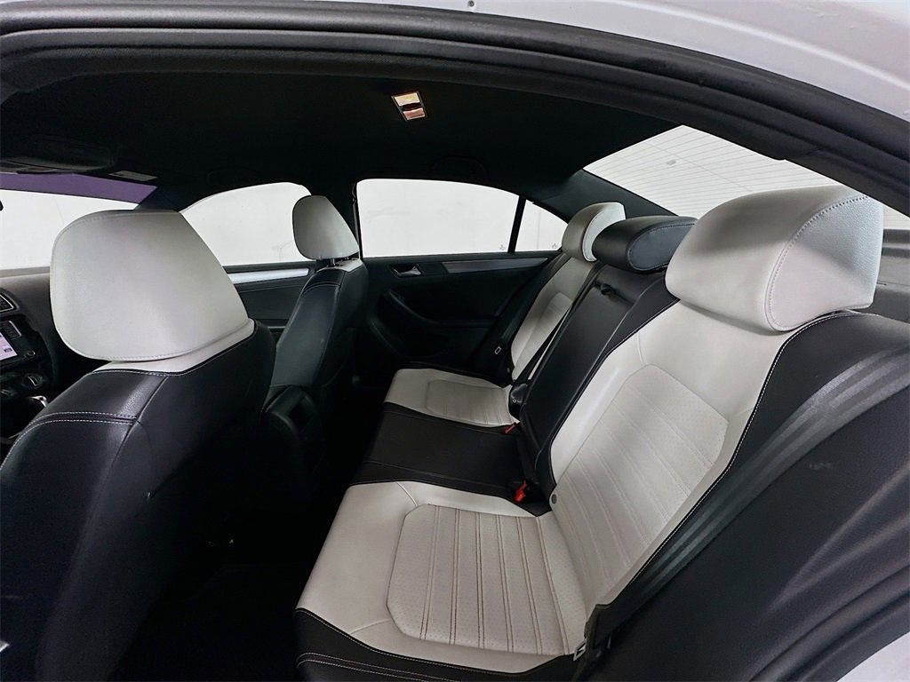 Used 2016 Volkswagen Jetta Sport image 24