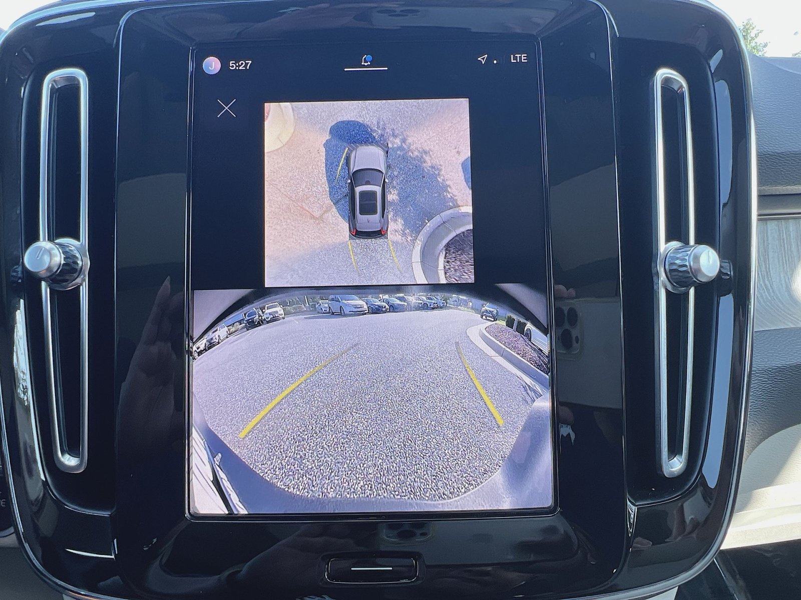 Certified 2024 Volvo XC40 B5 Ultimate w/ Protection Package Premier AWD/4WD image 19