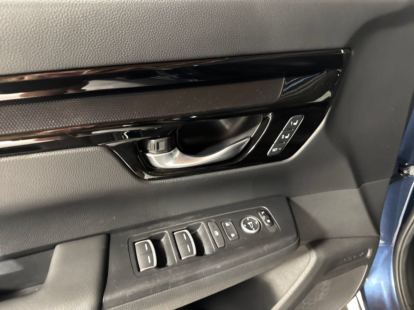 Used 2024 Honda CR-V EX-L image 12