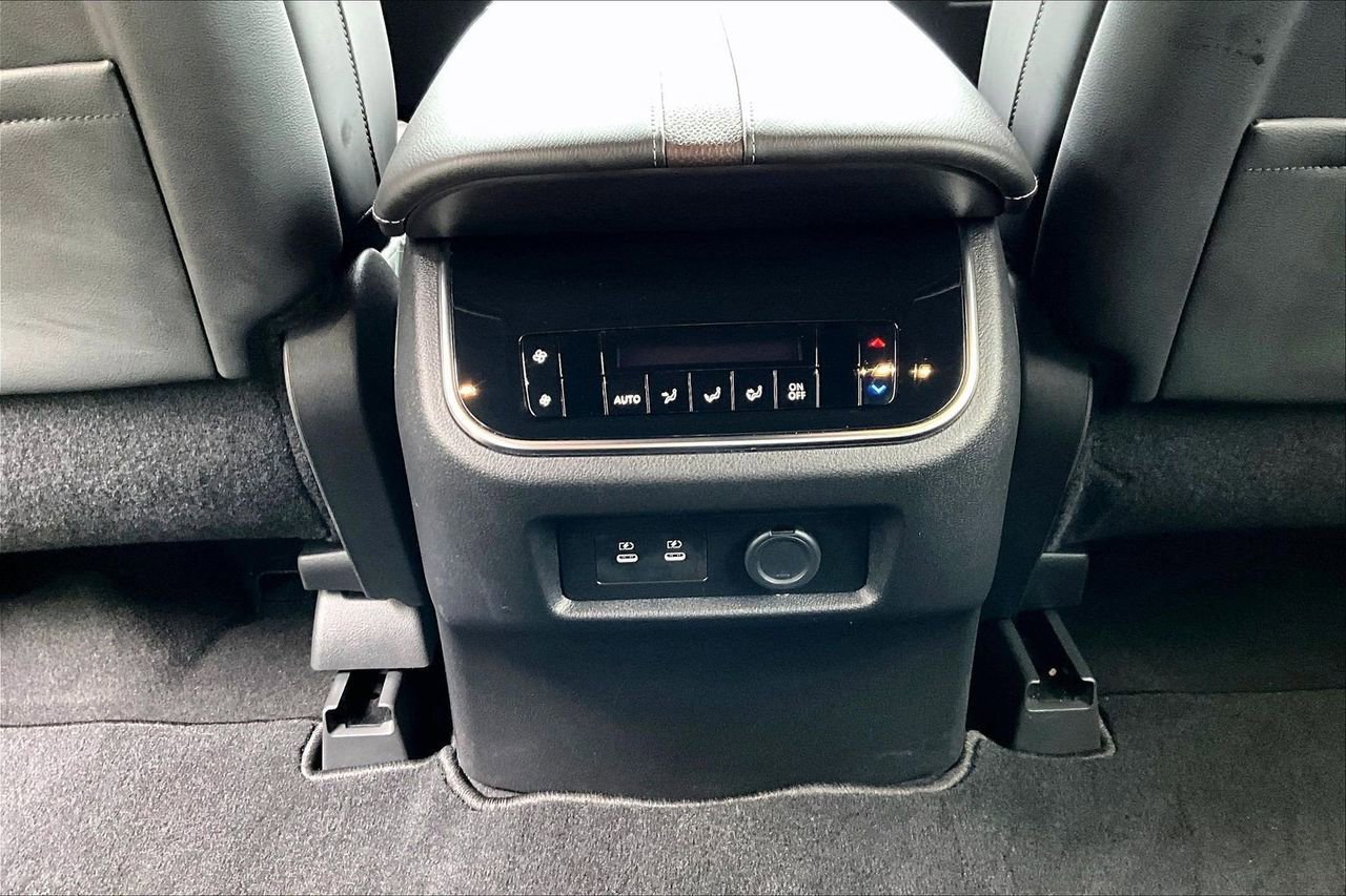 Used 2025 Nissan Armada SL w/ Captain's Chari Seat Package AWD/4WD image 16