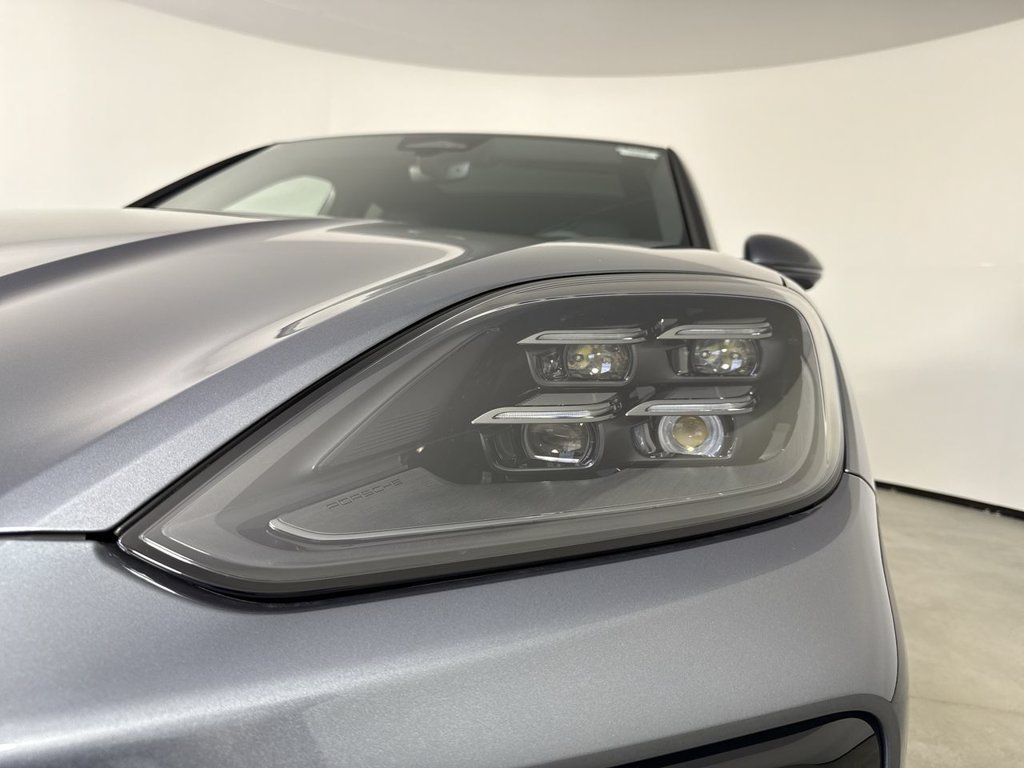 New 2026 Porsche Cayenne Coupe AWD/4WD image 11