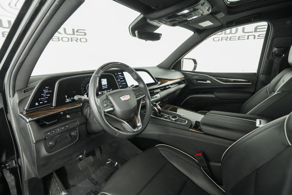 Used 2023 Cadillac Escalade Premium Luxury AWD/4WD image 10