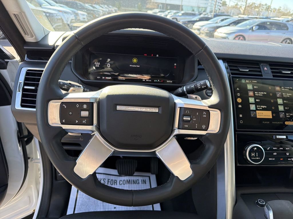 Used 2024 Land Rover Discovery S image 24
