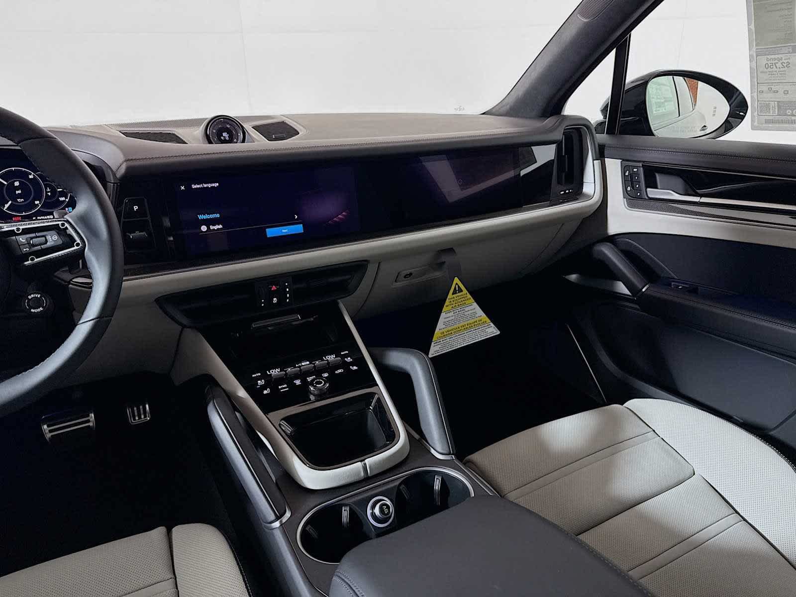 New 2025 Porsche Cayenne Turbo AWD/4WD image 19