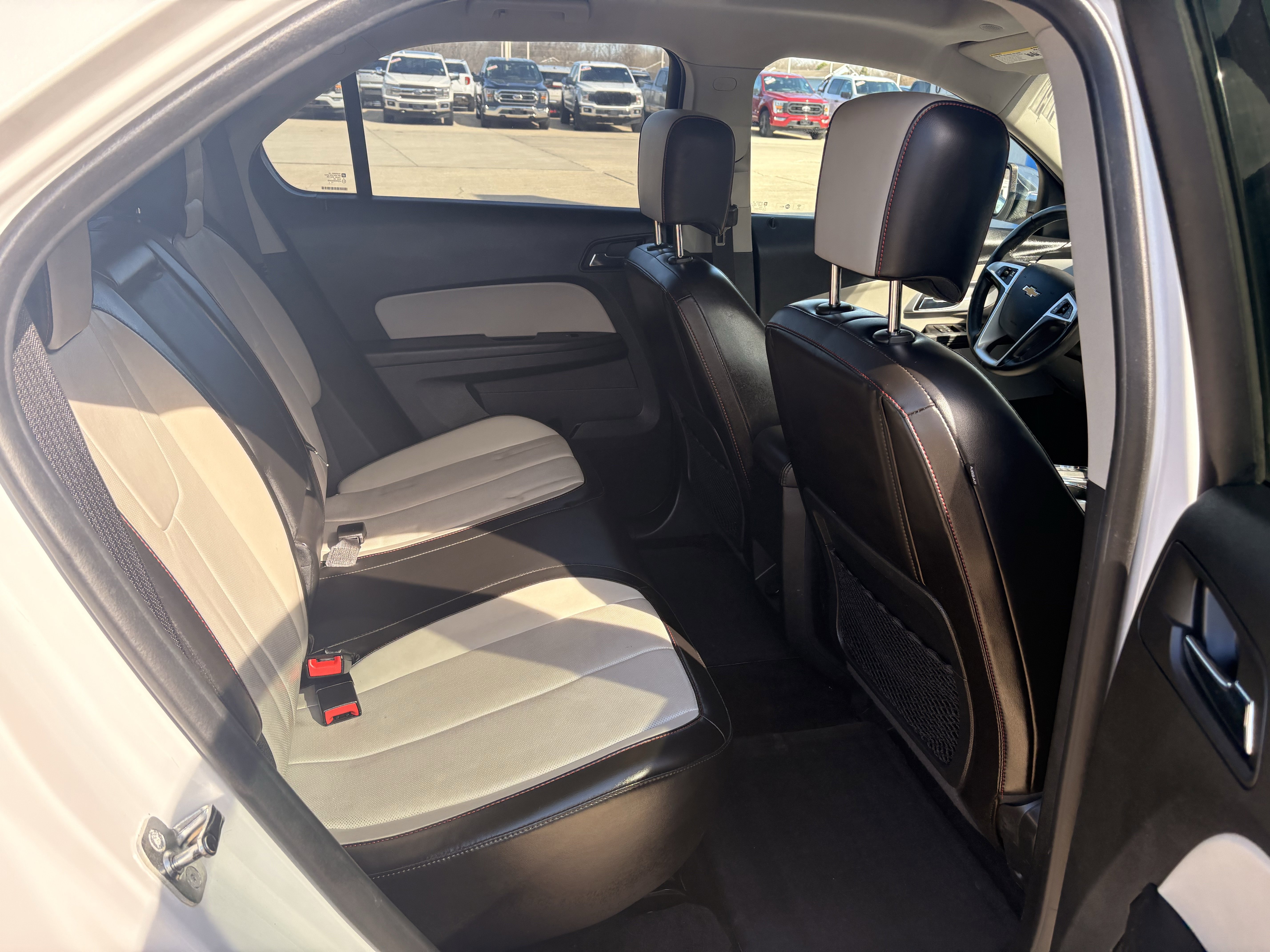 Used 2016 Chevrolet Equinox LTZ w/ Enhanced Convenience Package FWD image 7