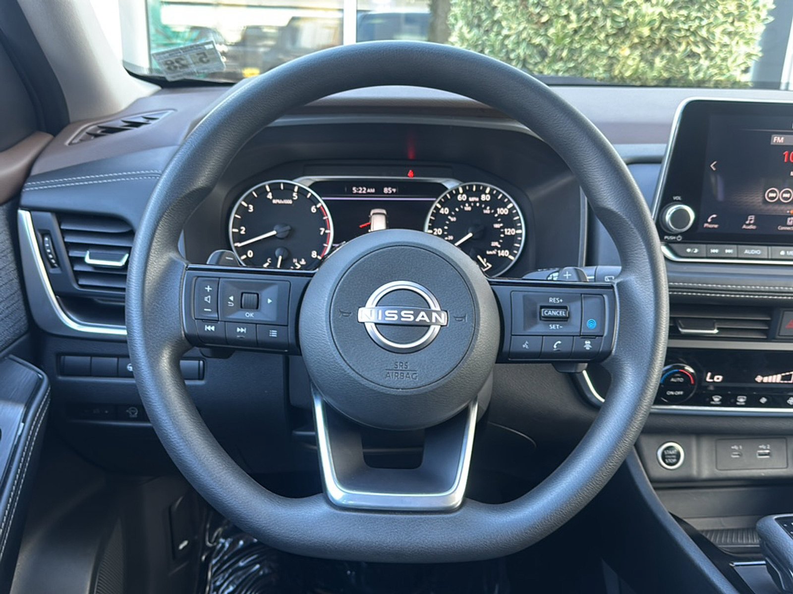Used 2023 Nissan Rogue SV AWD/4WD image 2