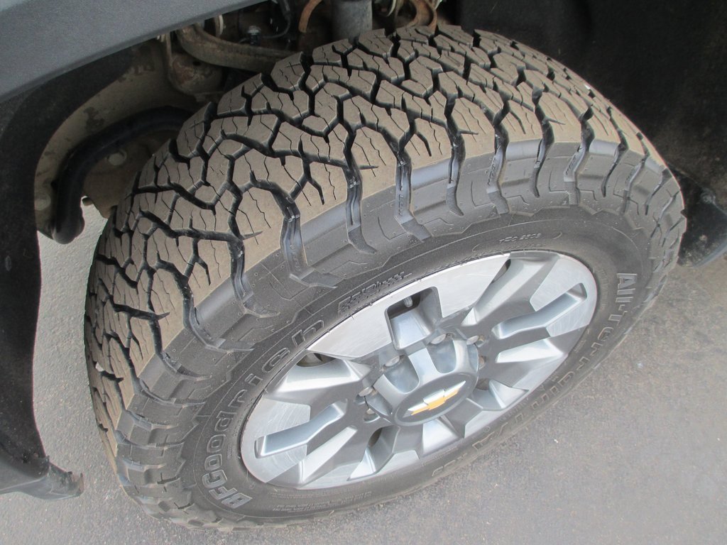 Certified 2022 Chevrolet Silverado 2500 Custom w/ Custom Value Package image 12