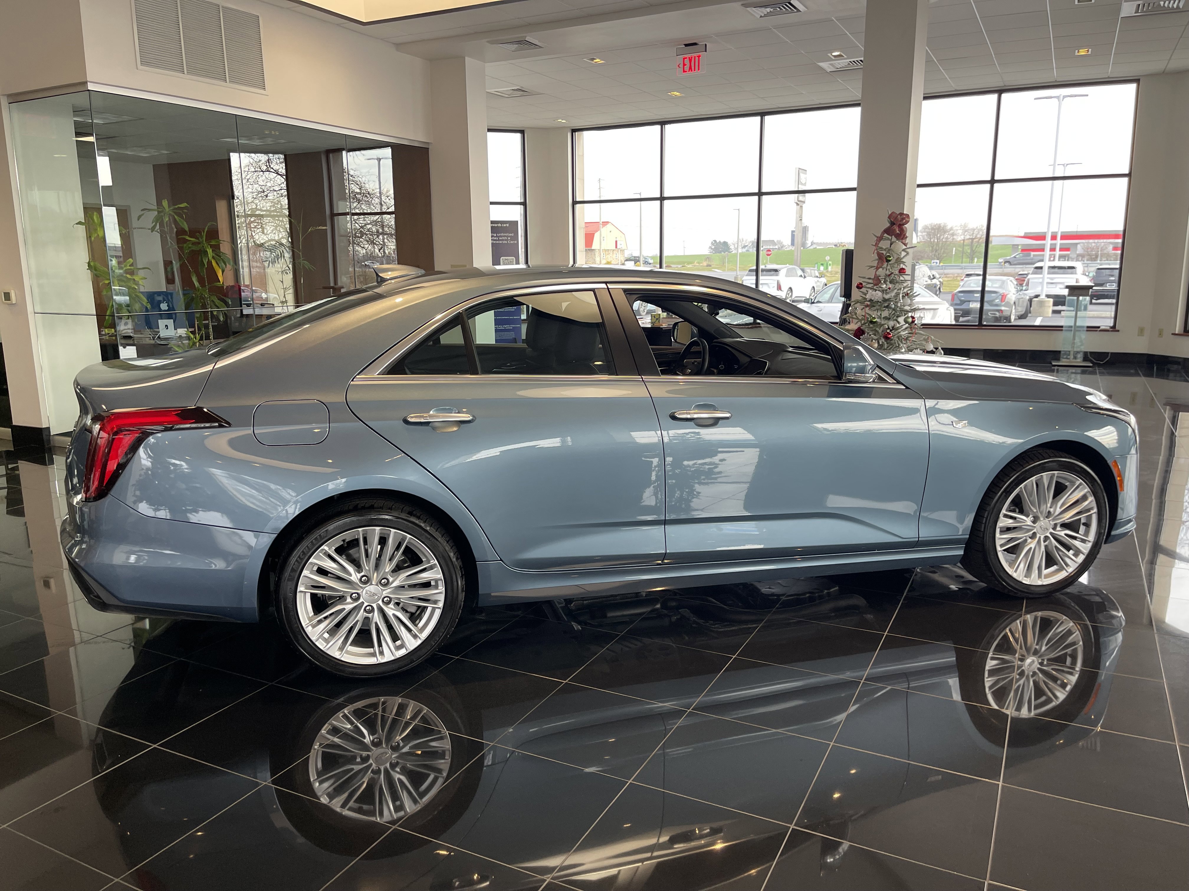 Certified 2023 Cadillac CT4 Premium Luxury image 7