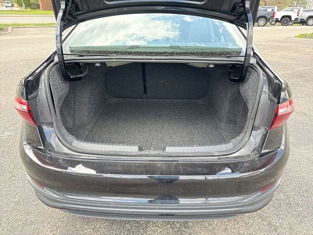 Used 2025 Volkswagen Jetta SE image 24