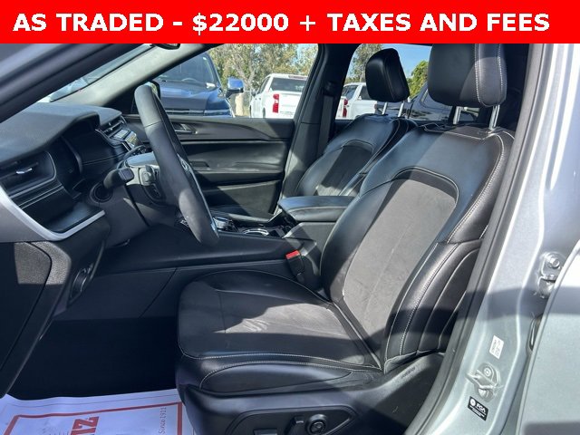 Used 2023 Jeep Grand Cherokee L Laredo image 14