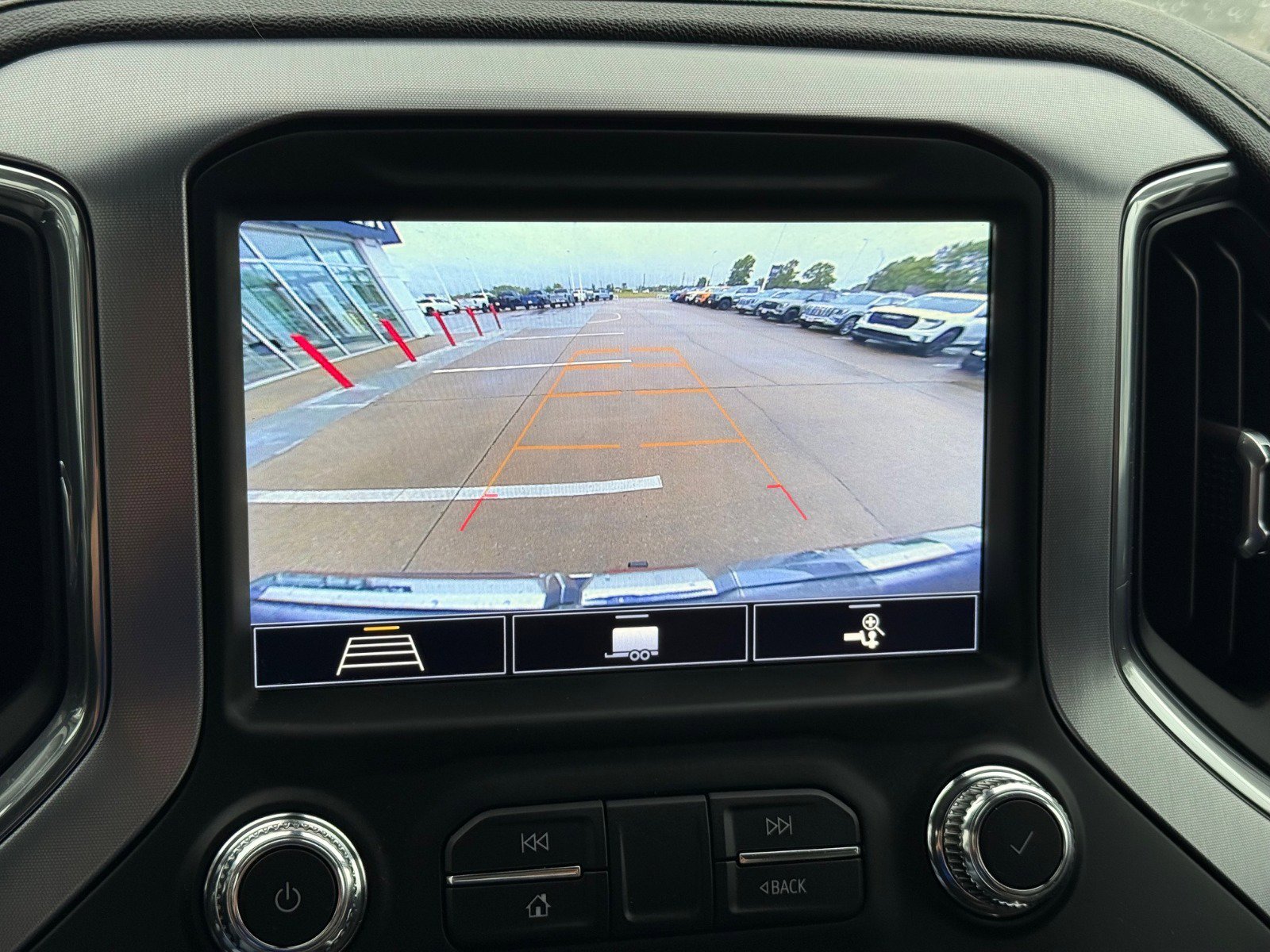 Used 2020 GMC Sierra 1500 SLT image 30