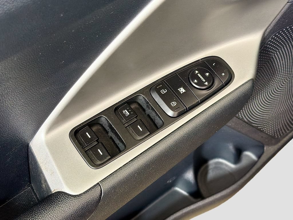 Used 2019 Kia Niro LX FWD image 18