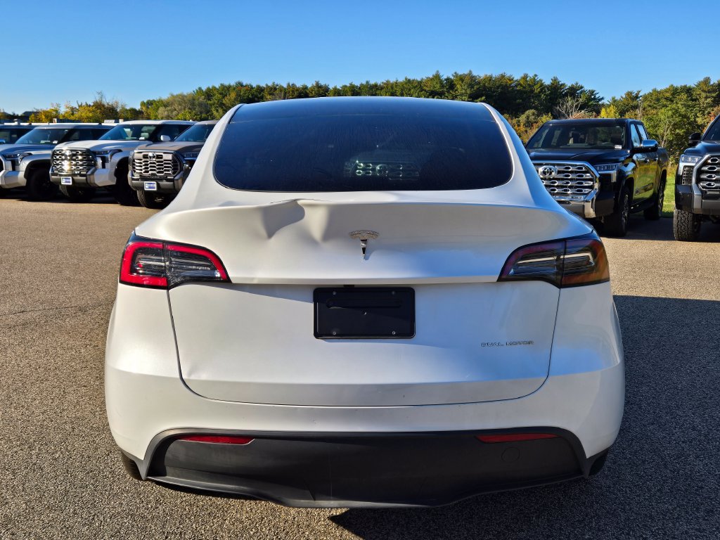 Used 2024 Tesla Model Y Long Range AWD/4WD image 4