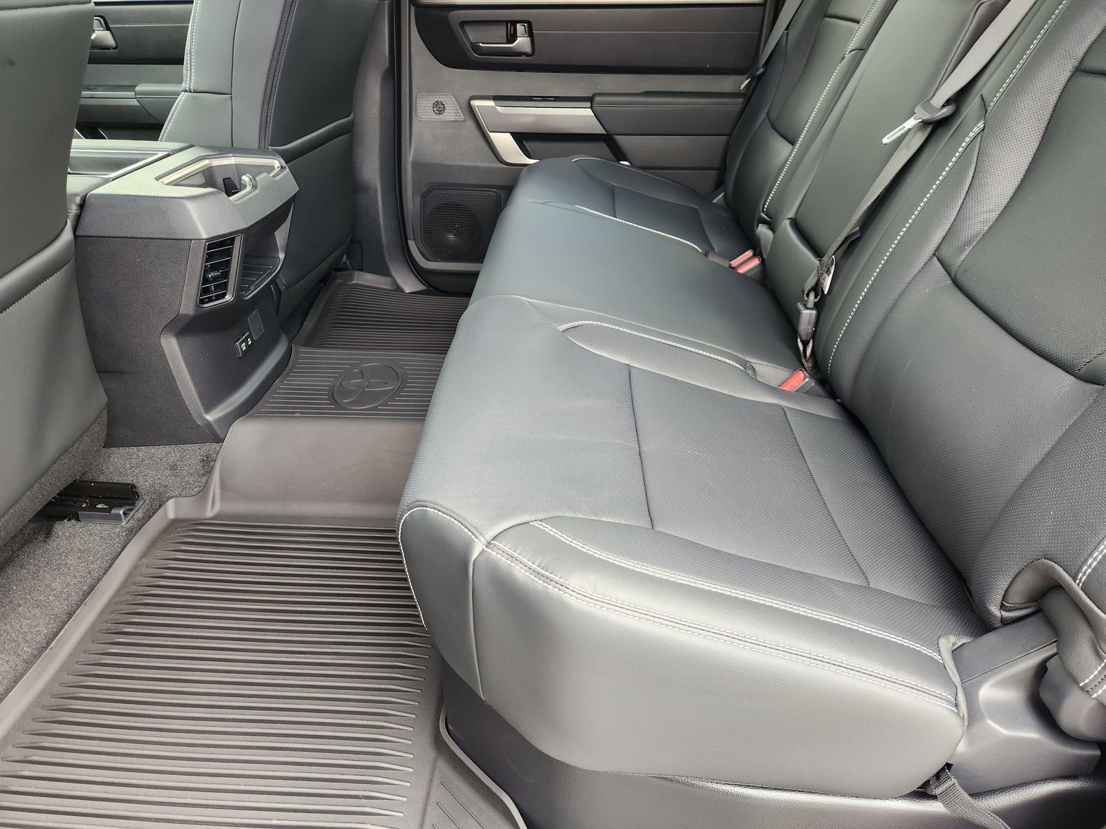 New 2026 Toyota Tundra SR5 w/ TRD Off-Road Premium Package AWD/4WD image 25