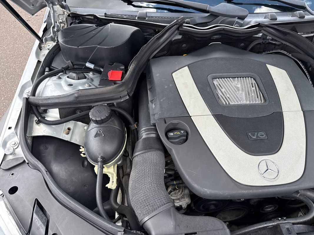 Used 2009 Mercedes-Benz C 300 Sedan image 19