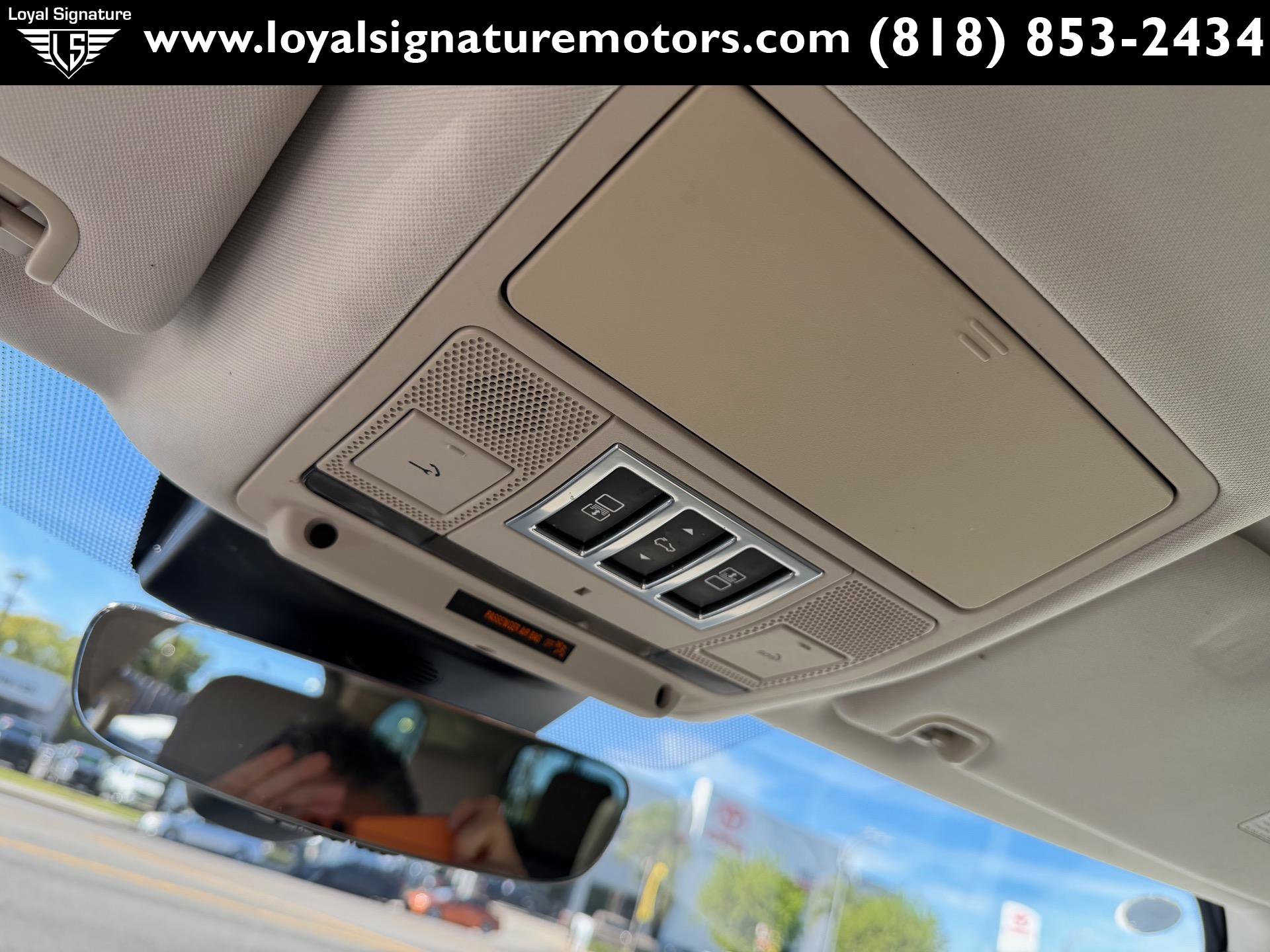 Used 2017 Land Rover Discovery SE image 29