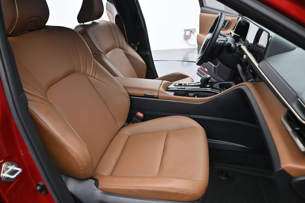 Used 2025 Toyota Crown Signia w/ Advanced Technology Package AWD/4WD image 7