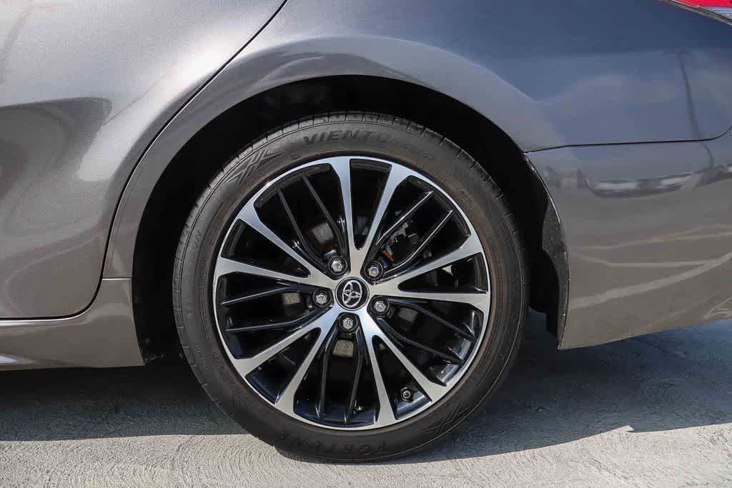 Used 2018 Toyota Camry SE FWD image 7