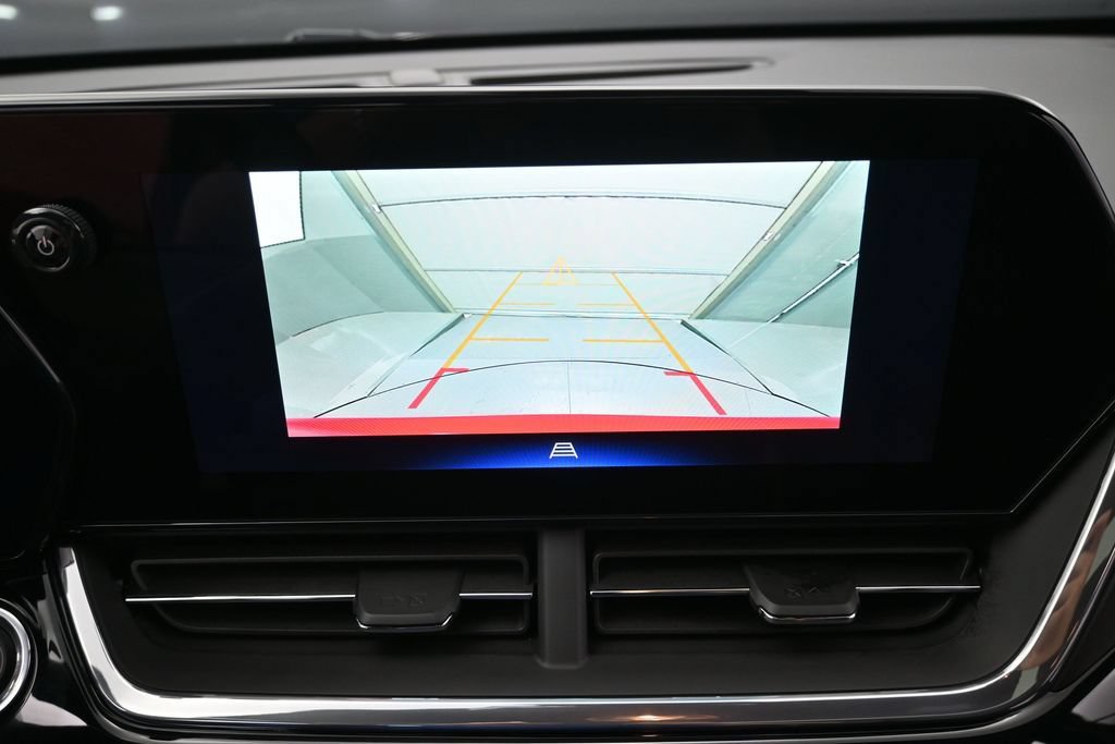 Used 2026 Chevrolet Trax RS w/ Sunroof Package FWD image 19