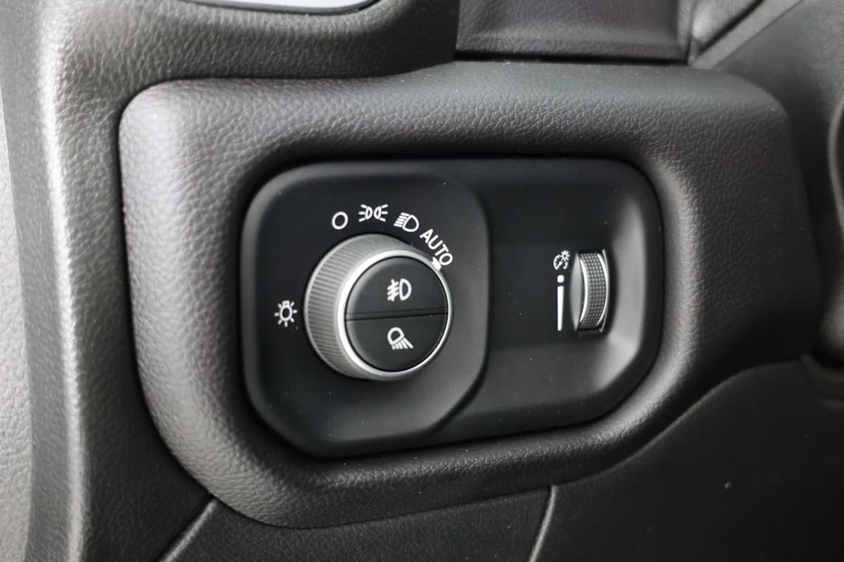 Used 2024 RAM 2500 Big Horn AWD/4WD image 22