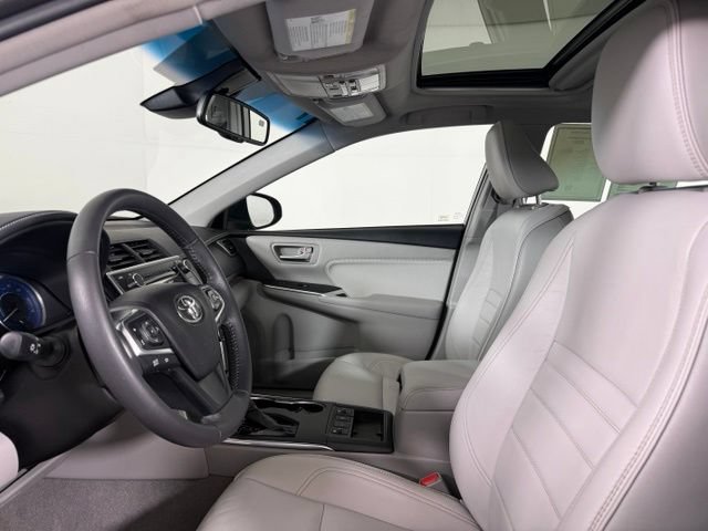 Used 2017 Toyota Camry XLE w/ Moonroof Package FWD image 19