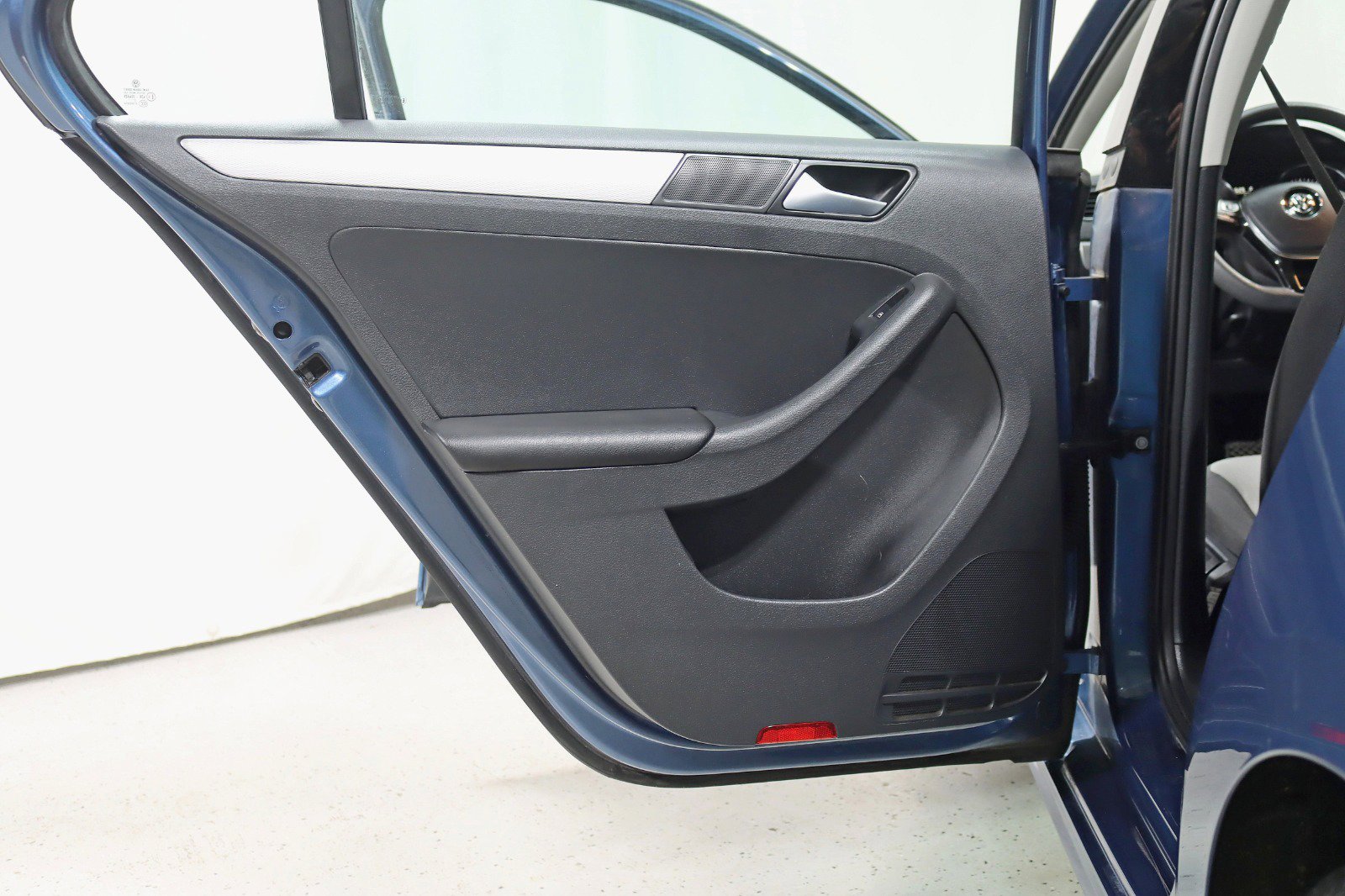 Used 2017 Volkswagen Jetta S image 28