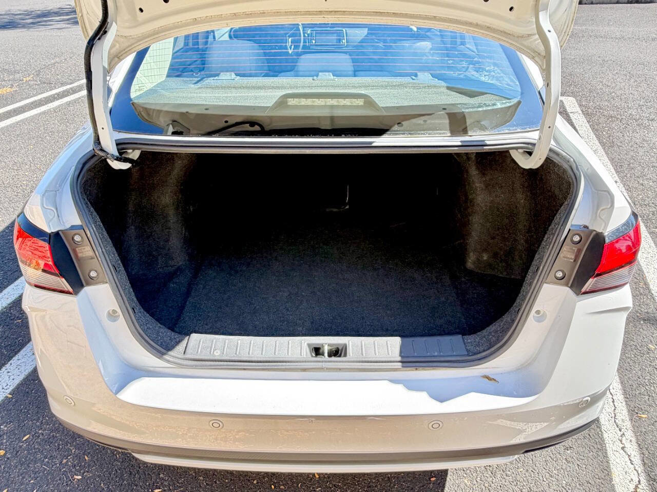 Used 2020 Nissan Versa S image 11