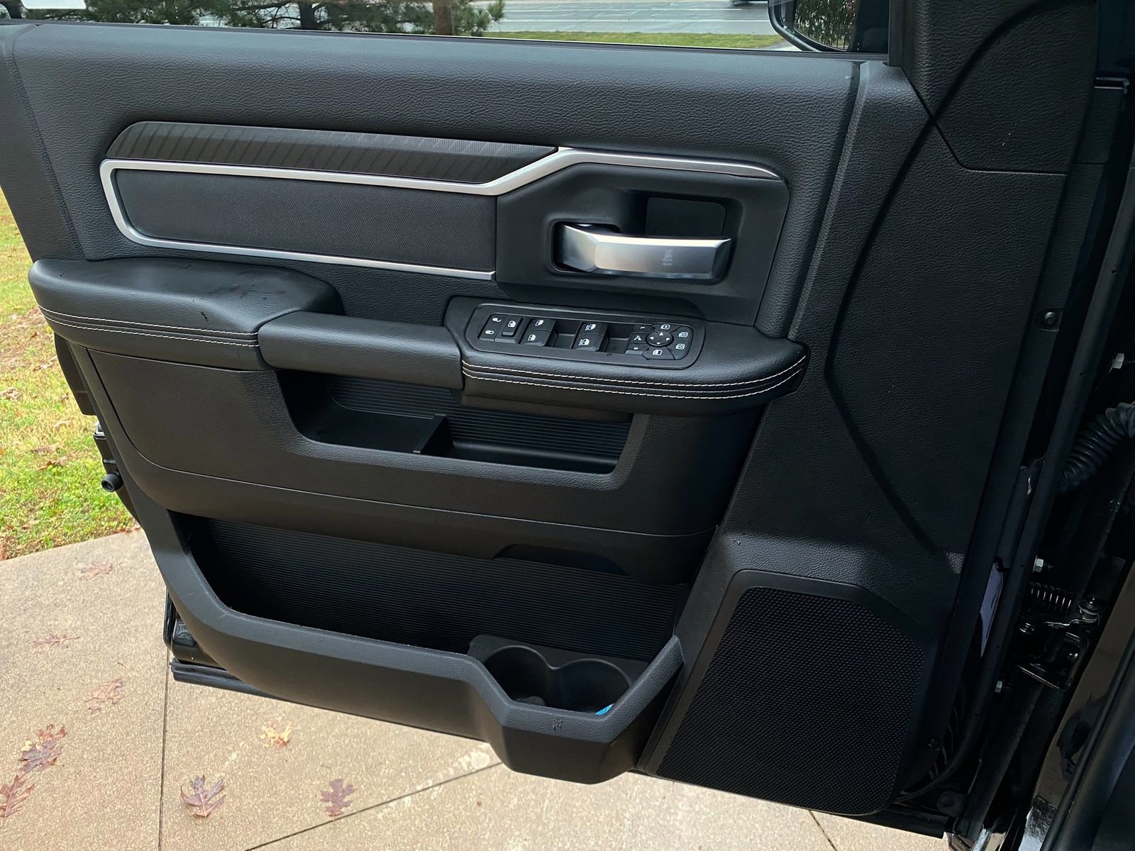 Used 2025 RAM 2500 Lone Star image 32