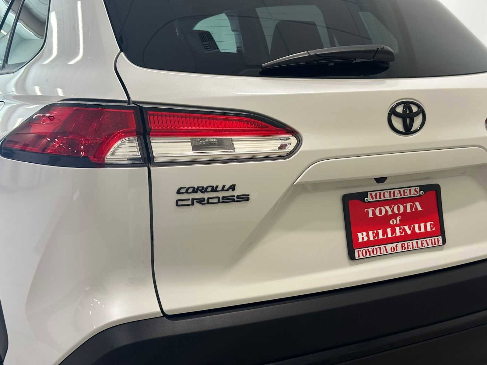Used 2024 Toyota Corolla Cross AWD Hybrid image 7