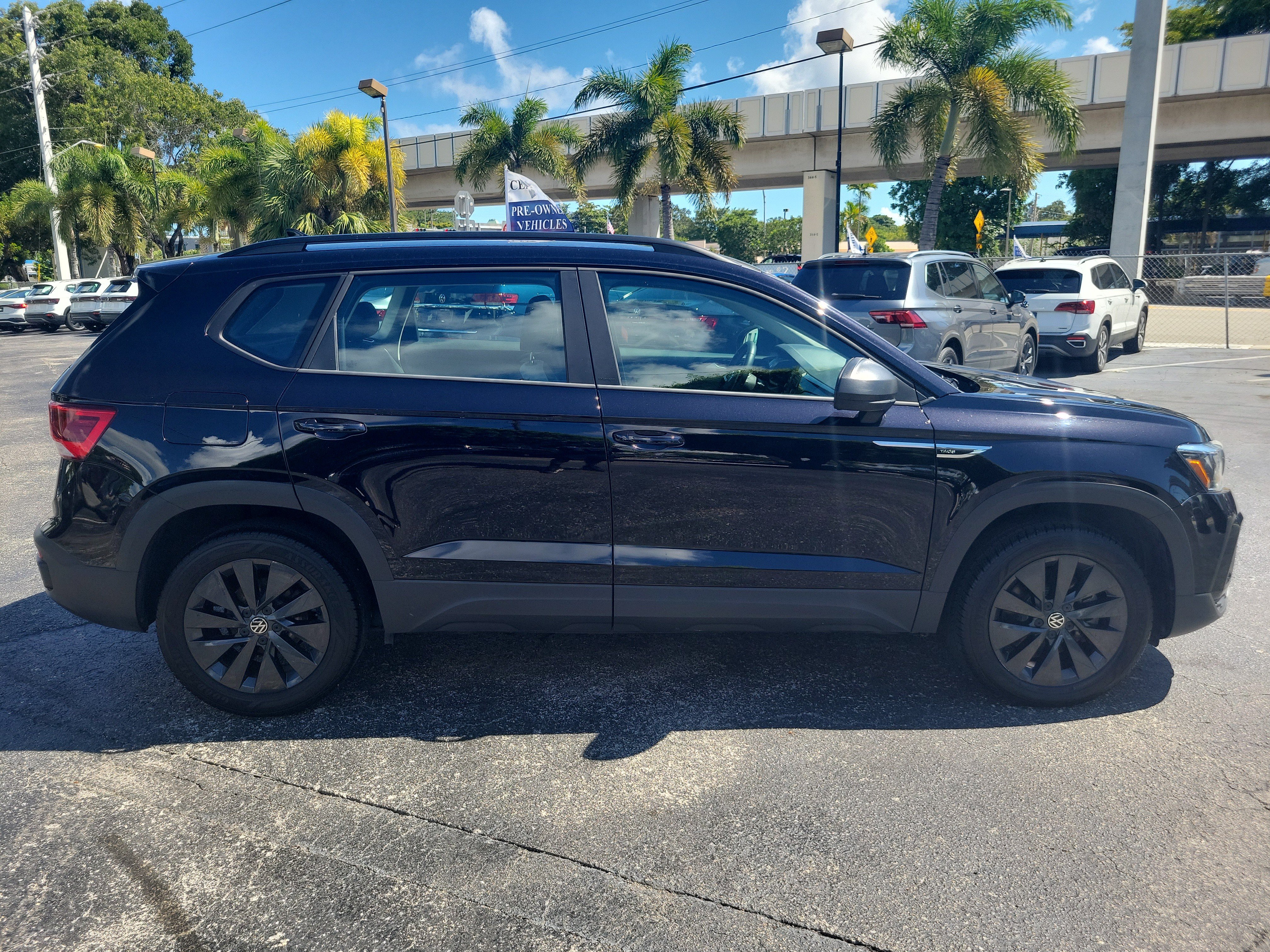 Certified 2023 Volkswagen Taos S FWD image 7