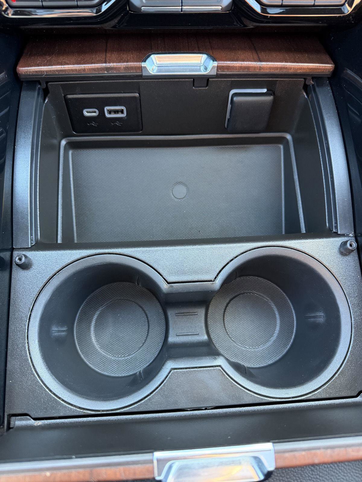 Used 2023 GMC Yukon Denali Ultimate image 10